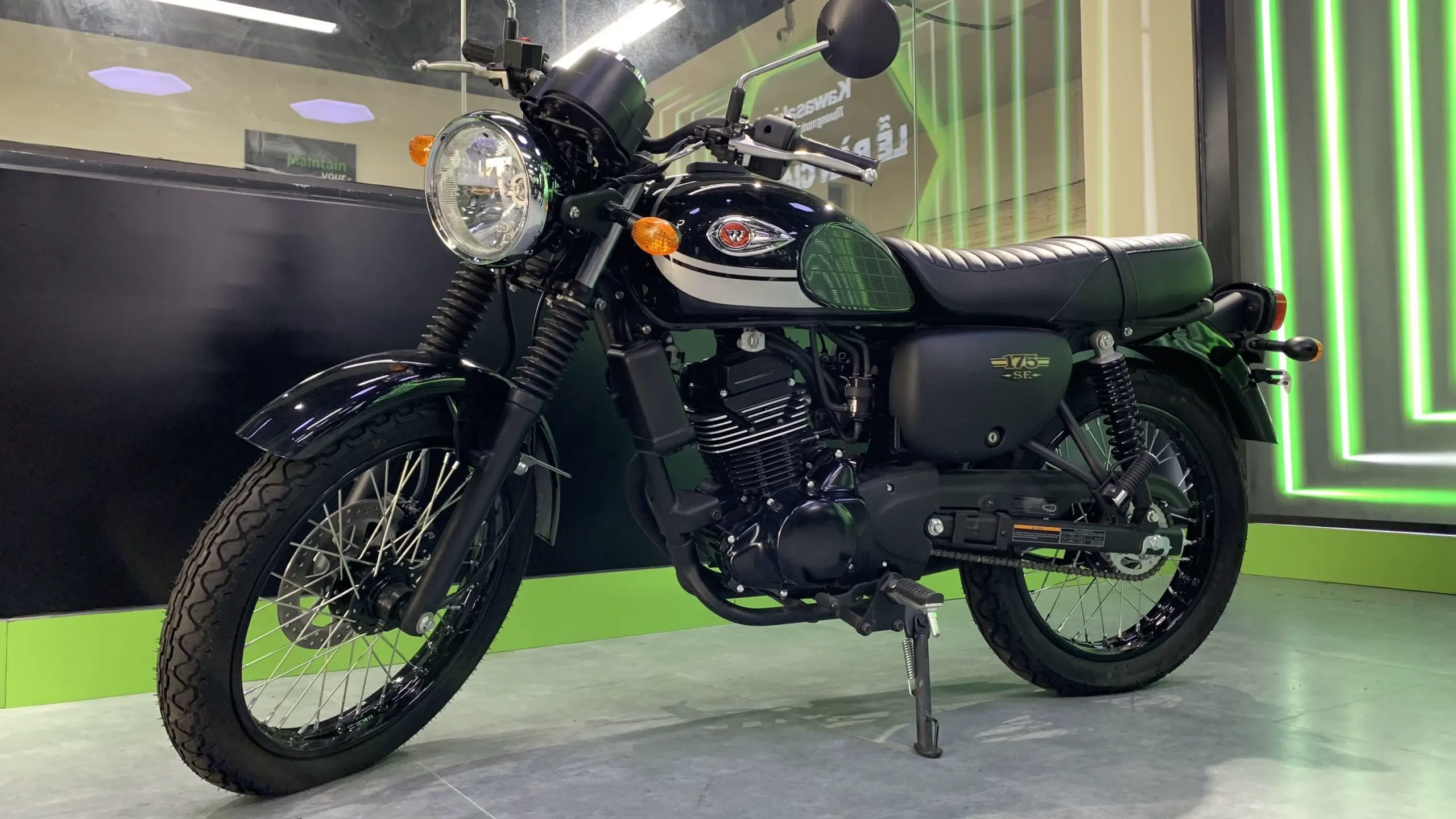 Mô Tô Cổ Điển Kawasaki W175 SE